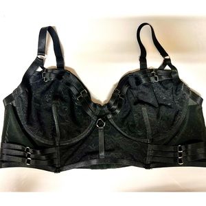TORRID CURVE SZ1 Black Strappy Ringlet Underwire Bustier Bra